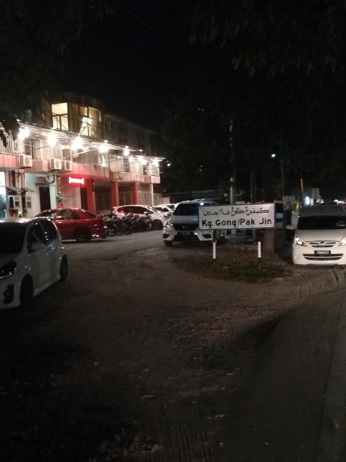 Daisyinn Budget Hotel Kuala Terengganu Кампонг Гонг Бадак Екстериор снимка