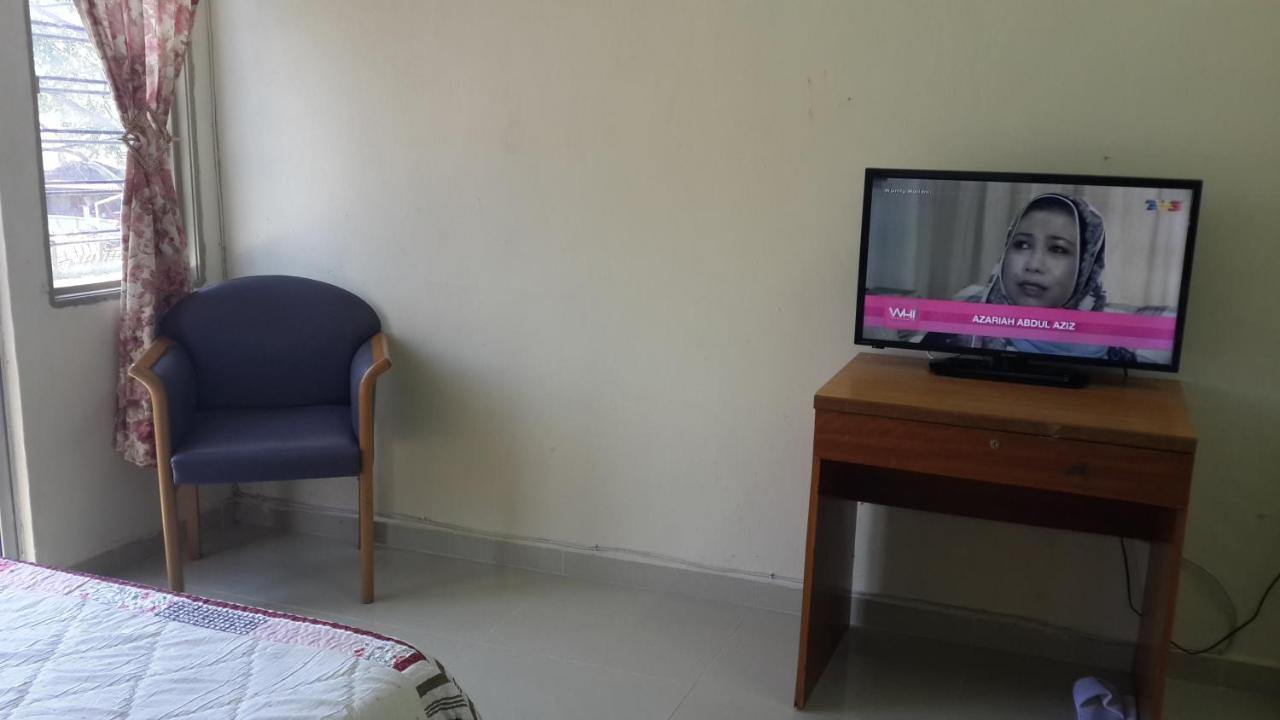 Daisyinn Budget Hotel Kuala Terengganu Кампонг Гонг Бадак Екстериор снимка