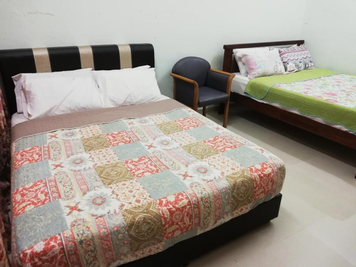 Daisyinn Budget Hotel Kuala Terengganu Кампонг Гонг Бадак Екстериор снимка