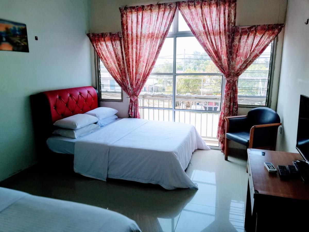 Daisyinn Budget Hotel Kuala Terengganu Кампонг Гонг Бадак Екстериор снимка