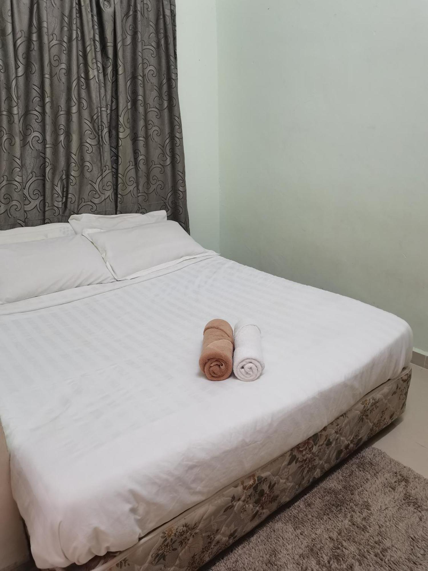 Daisyinn Budget Hotel Kuala Terengganu Кампонг Гонг Бадак Екстериор снимка