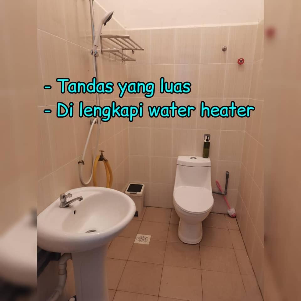 Daisyinn Budget Hotel Kuala Terengganu Кампонг Гонг Бадак Екстериор снимка